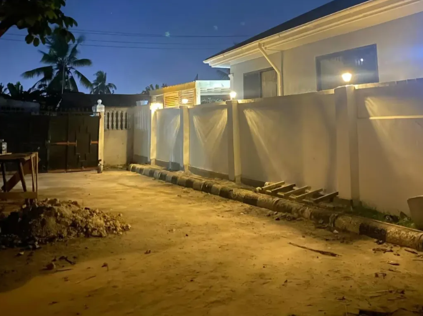 Solar Gate/Pillar Light